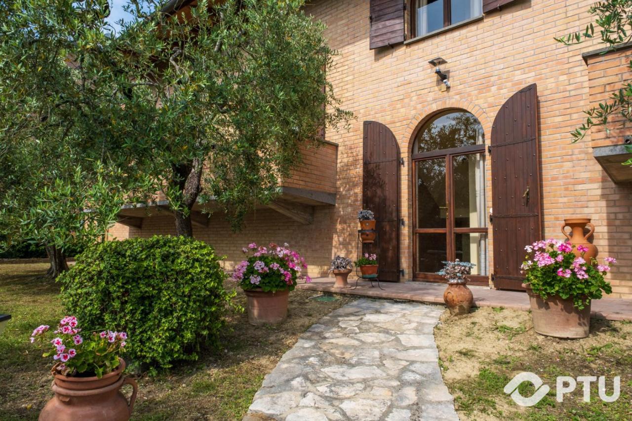 Villa Poloturisticoumbria Del Maestrale *